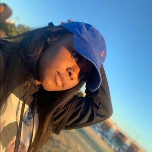 Meet your Posher, Dori